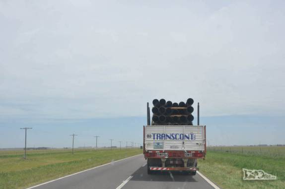 De volta às estradas argentinas, agora cruzando as infinitas planícies da região dos Pampas, entre Tandil e Bahia Blanca